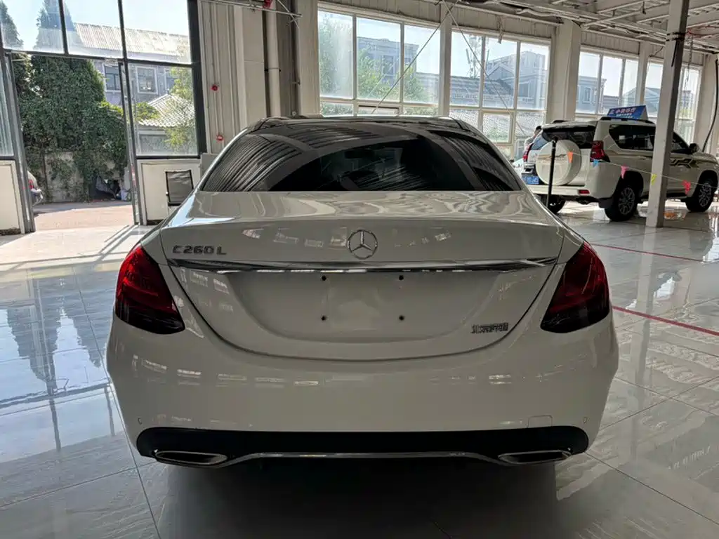 Mercedes-Benz C-Class — миниатюра 6