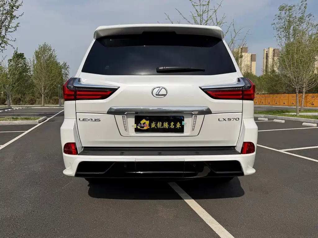 Lexus LX — миниатюра 7