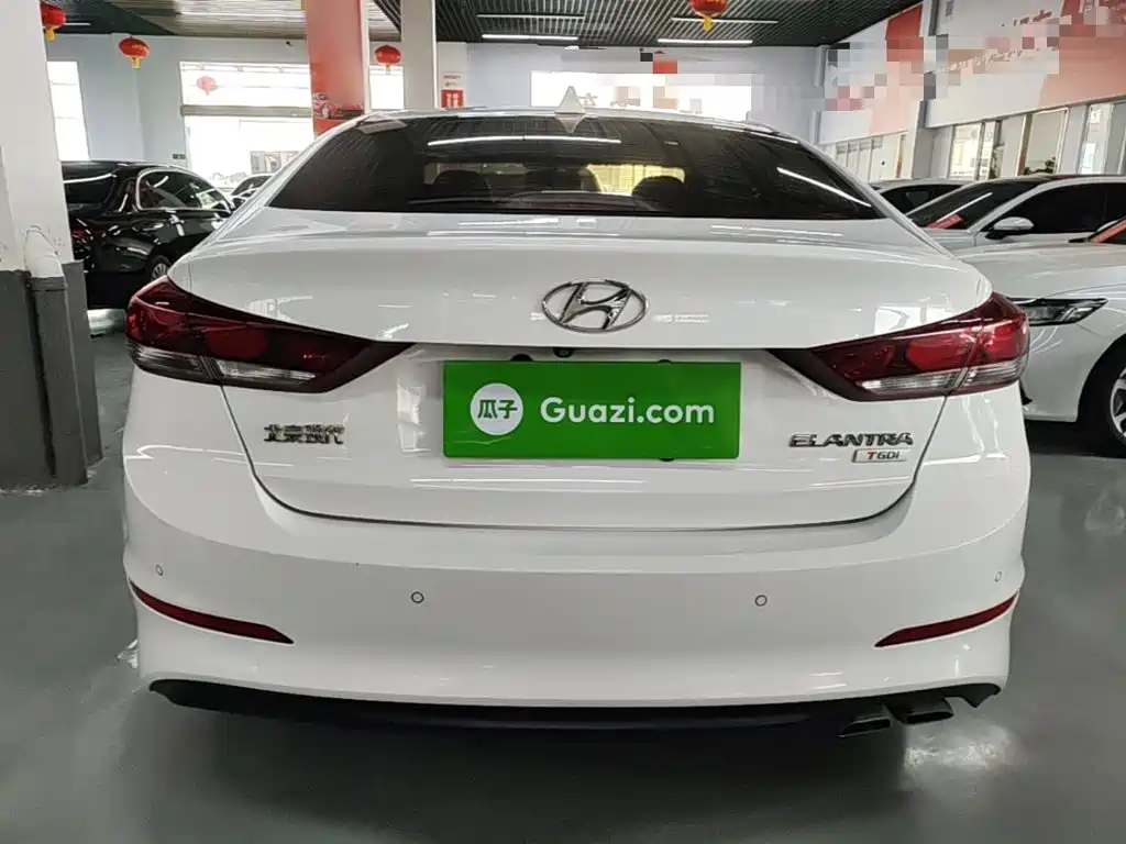 Hyundai Elantra — миниатюра 6