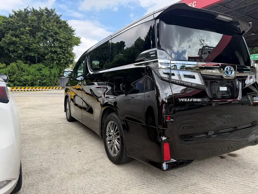 Toyota Vellfire 2020 2.5L HV Luxury