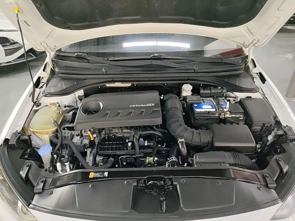 Hyundai Elantra — миниатюра 20