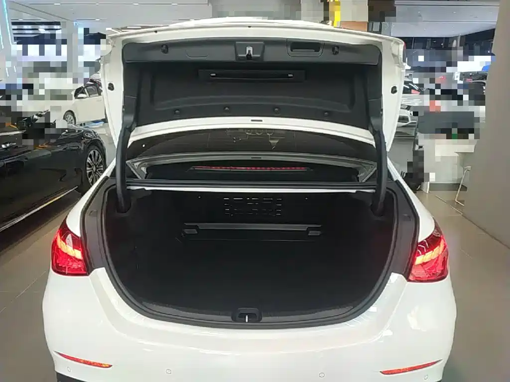 Mercedes-Benz C-Class — миниатюра 19