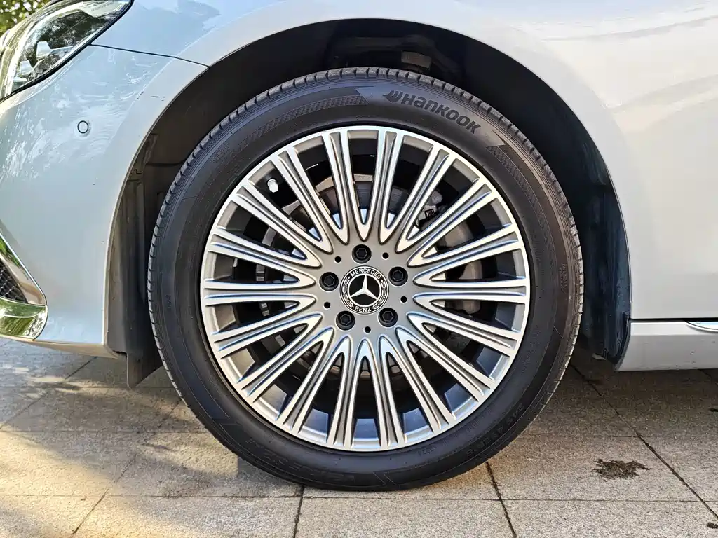 Mercedes-Benz E-Class — миниатюра 19