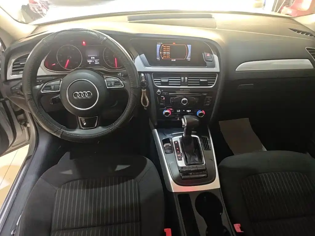 Audi A4L — миниатюра 10