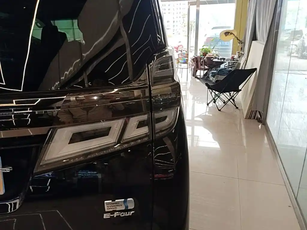 Toyota Vellfire — миниатюра 8