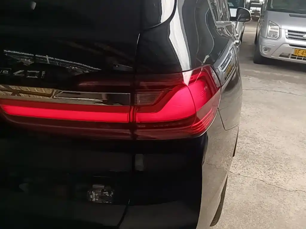 BMW X7 — миниатюра 8