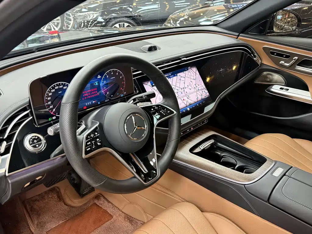 Mercedes-Benz E-Class — миниатюра 7