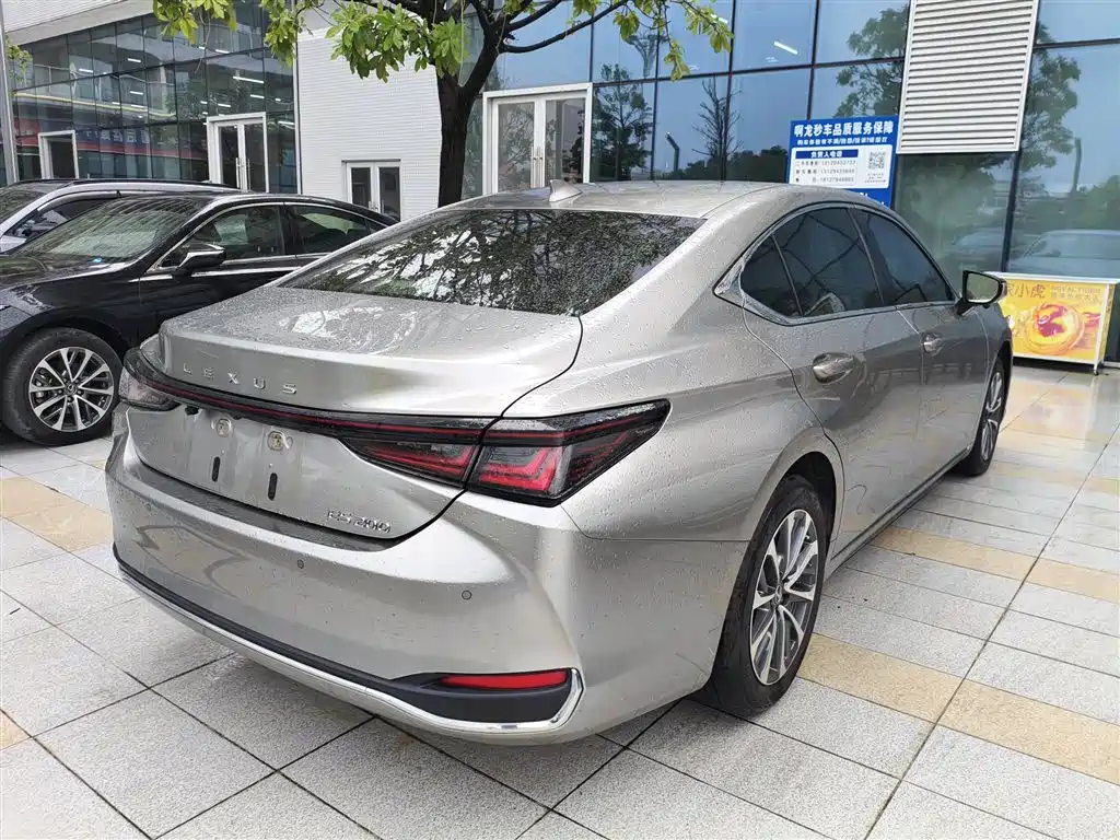 Lexus ES — миниатюра 7