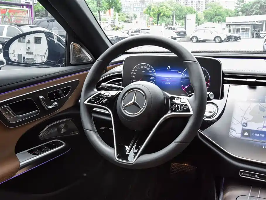 Mercedes-Benz E-Class — миниатюра 20