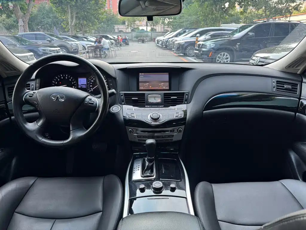 Infiniti Q70 — миниатюра 7