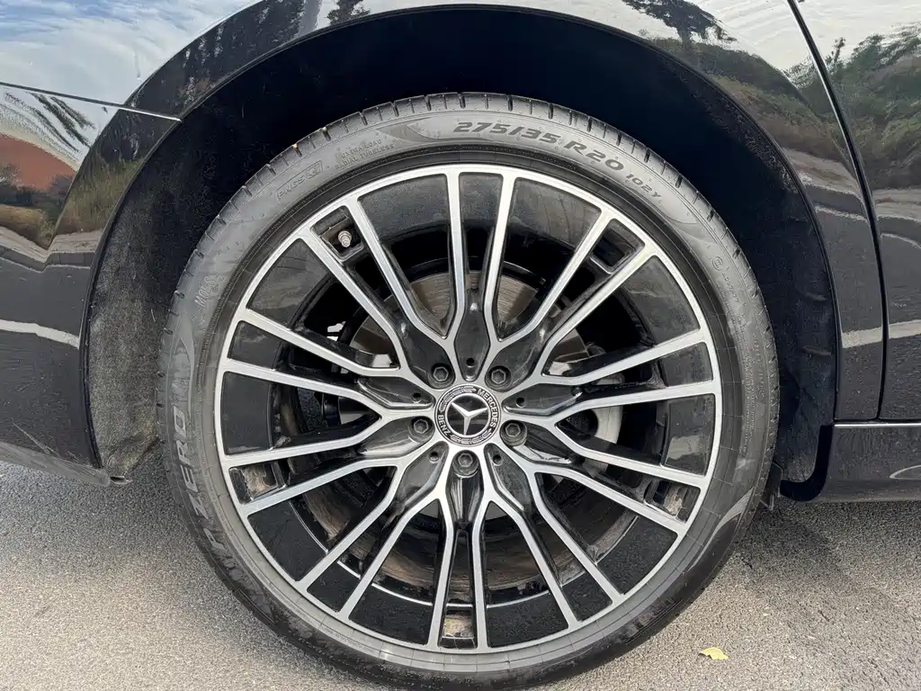 Mercedes-Benz E-Class — миниатюра 11