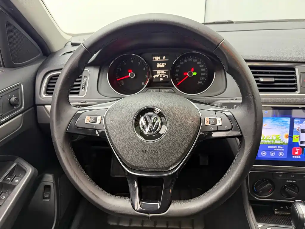 Volkswagen Lavida — миниатюра 9