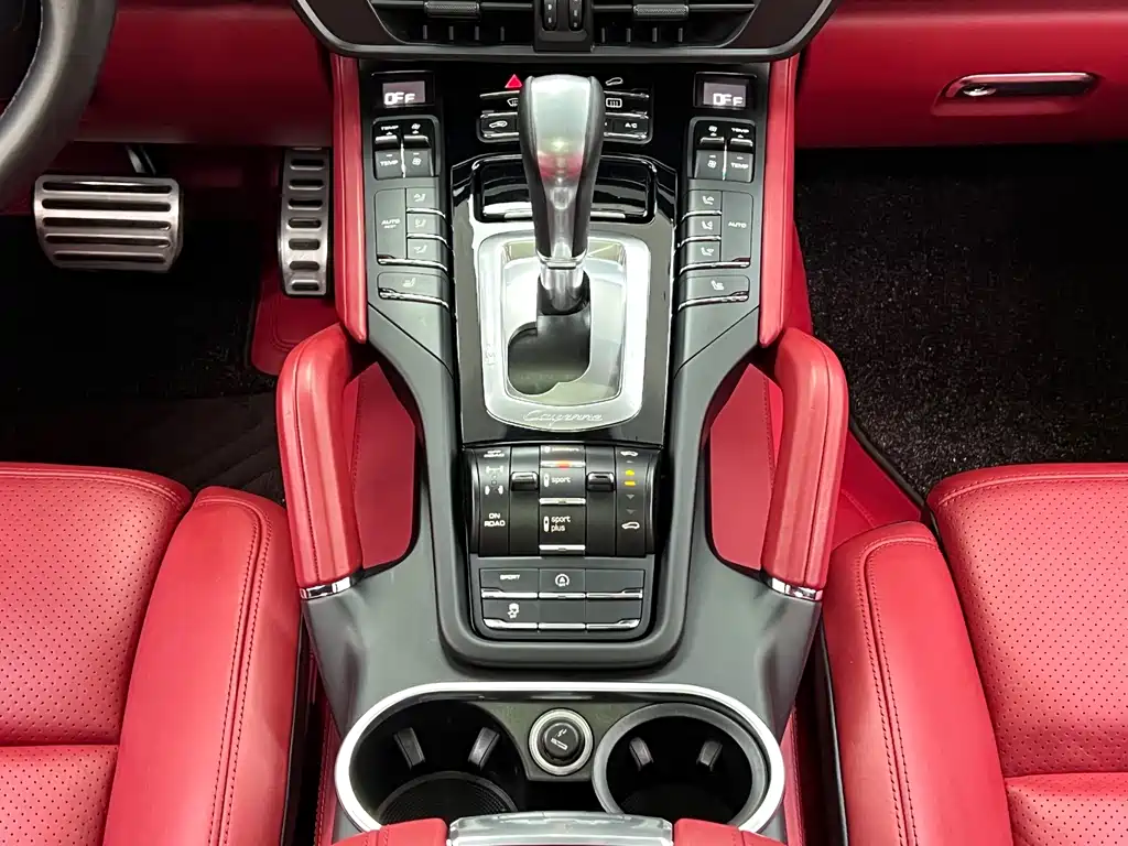 Porsche Cayenne — миниатюра 25