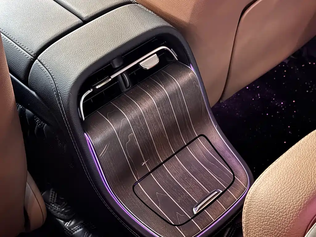 Mercedes-Benz E-Class — миниатюра 12