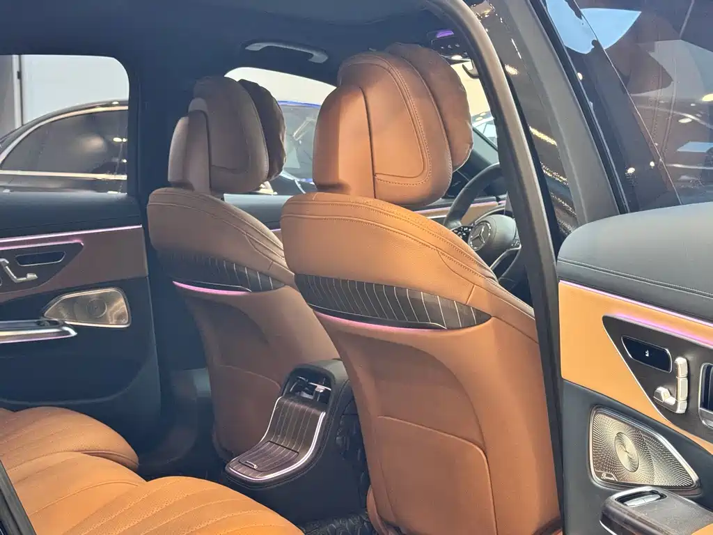 Mercedes-Benz E-Class — миниатюра 21