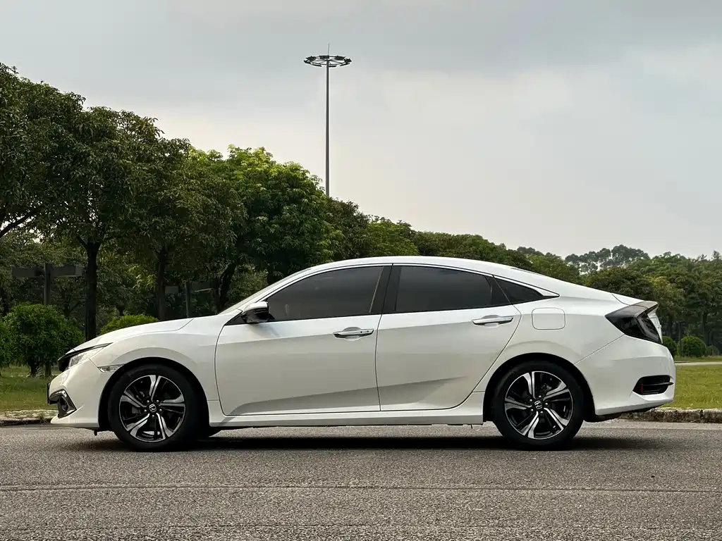 Honda Civic — миниатюра 18