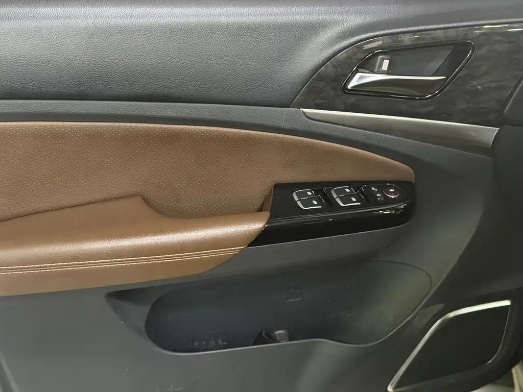 BYD Tang New Energy — миниатюра 15