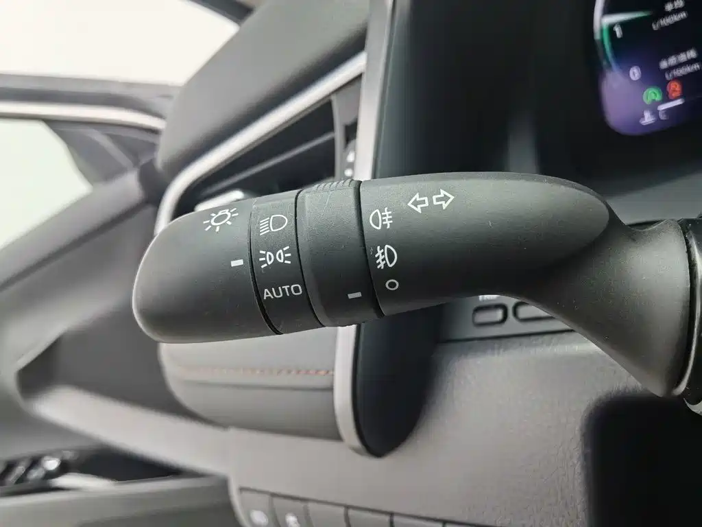 Toyota Camry — миниатюра 21