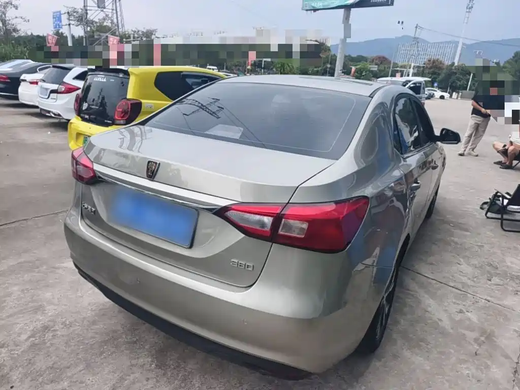 Roewe 360 — миниатюра 7