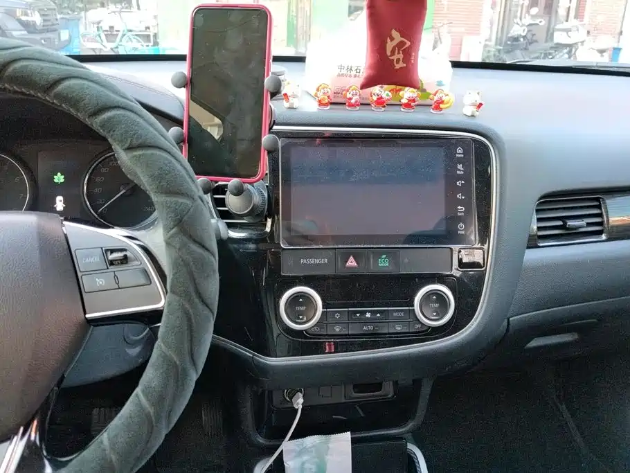 Mitsubishi Outlander — миниатюра 13