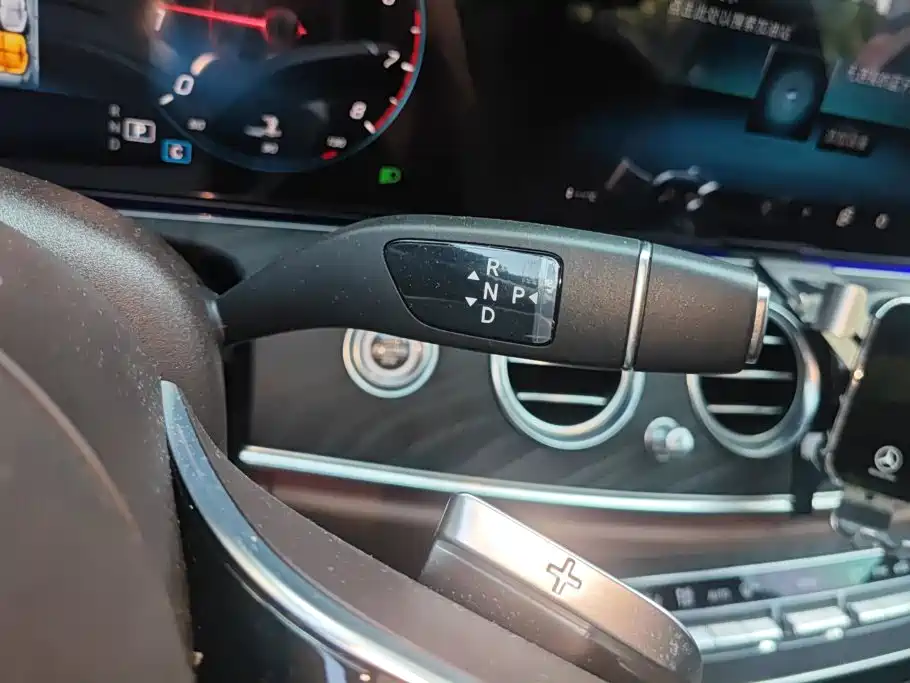 Mercedes-Benz E-Class — миниатюра 16