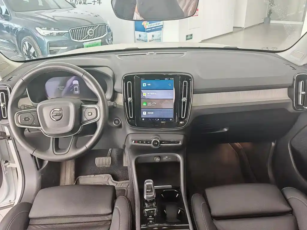 Volvo XC40 — миниатюра 9