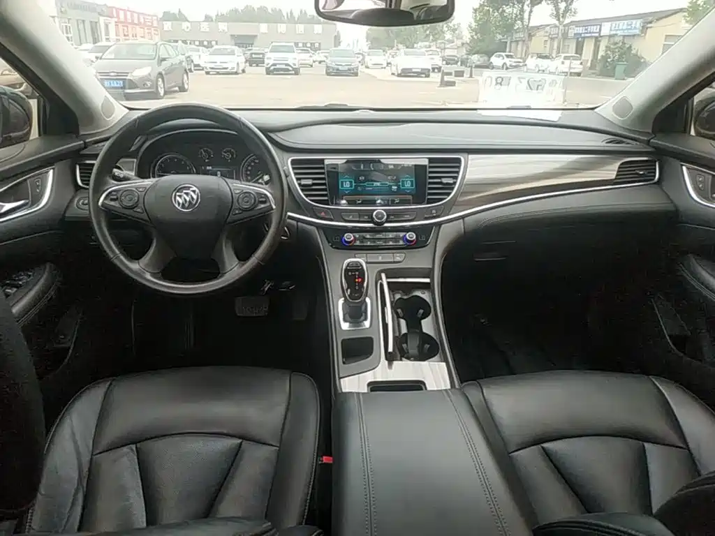 Buick LaCrosse — миниатюра 10