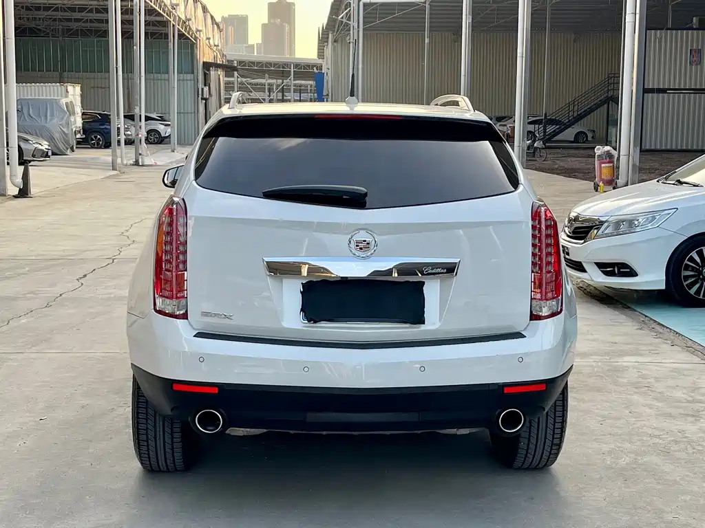 Cadillac SRX — миниатюра 5