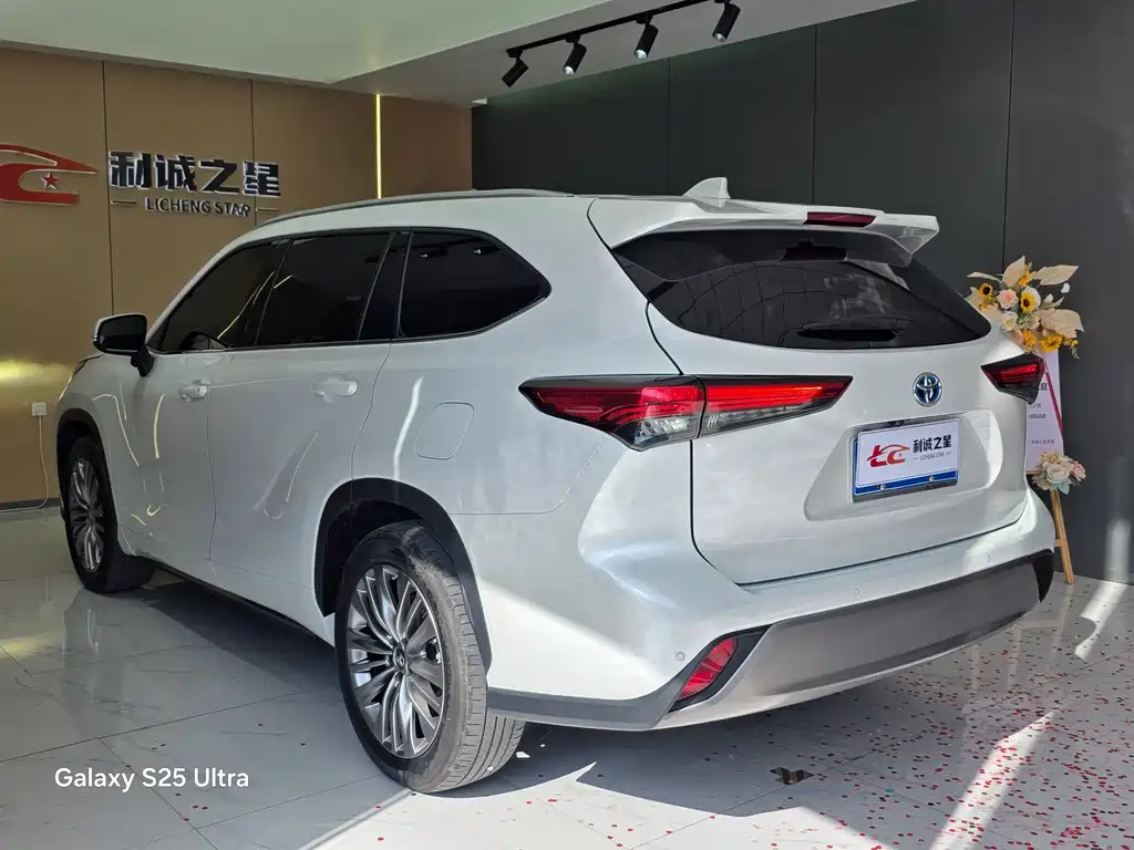 Toyota Highlander — миниатюра 7