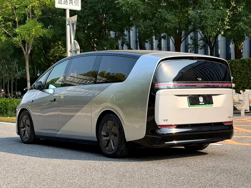 Li Auto Li MEGA — миниатюра 6