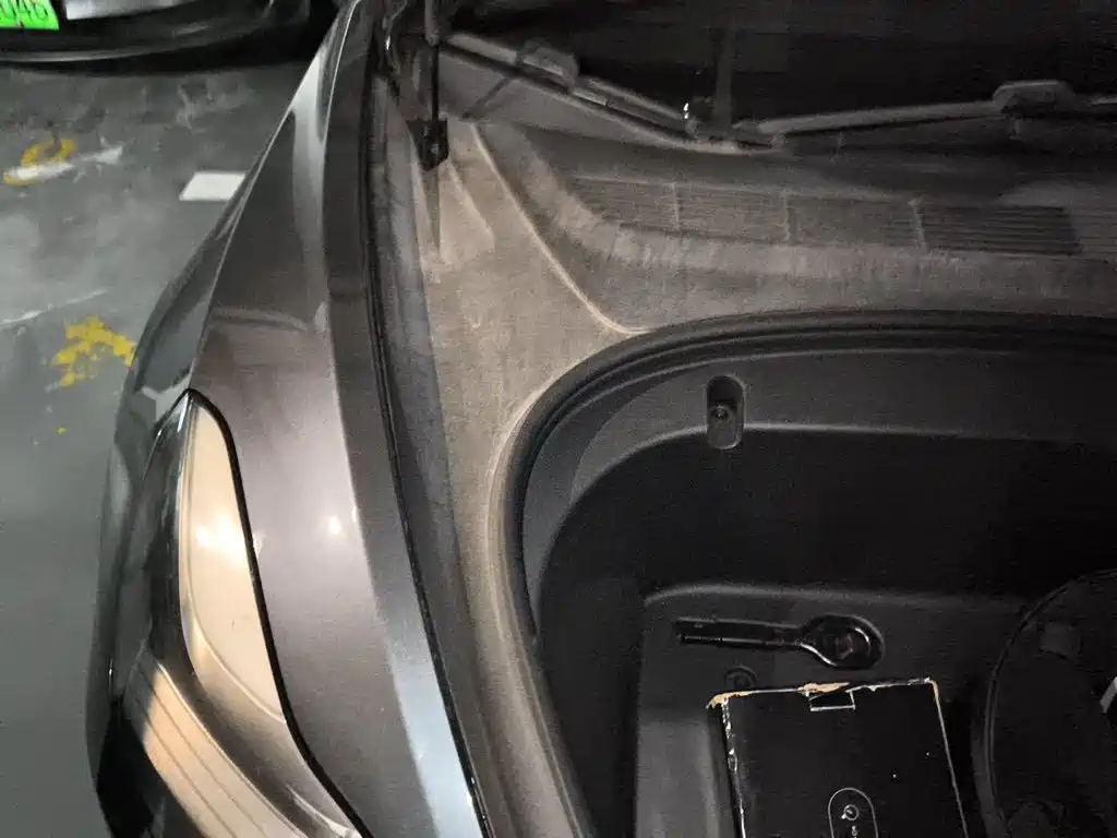 Tesla Model 3 — миниатюра 20