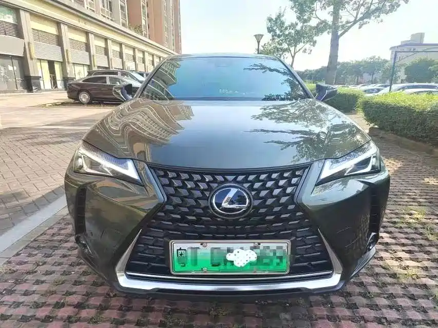 Lexus UX New Energy — миниатюра 2