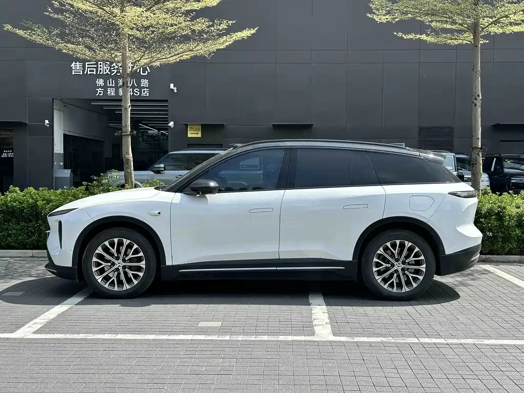 NIO ES6 — миниатюра 9