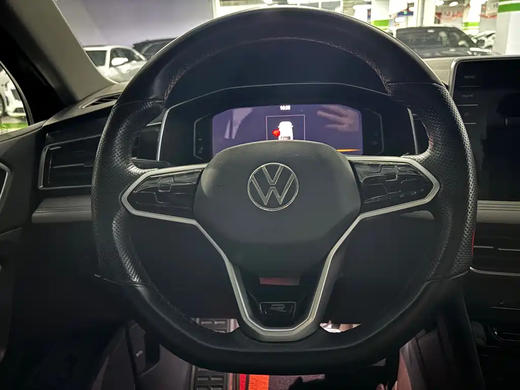 Volkswagen Tiguan L — миниатюра 9