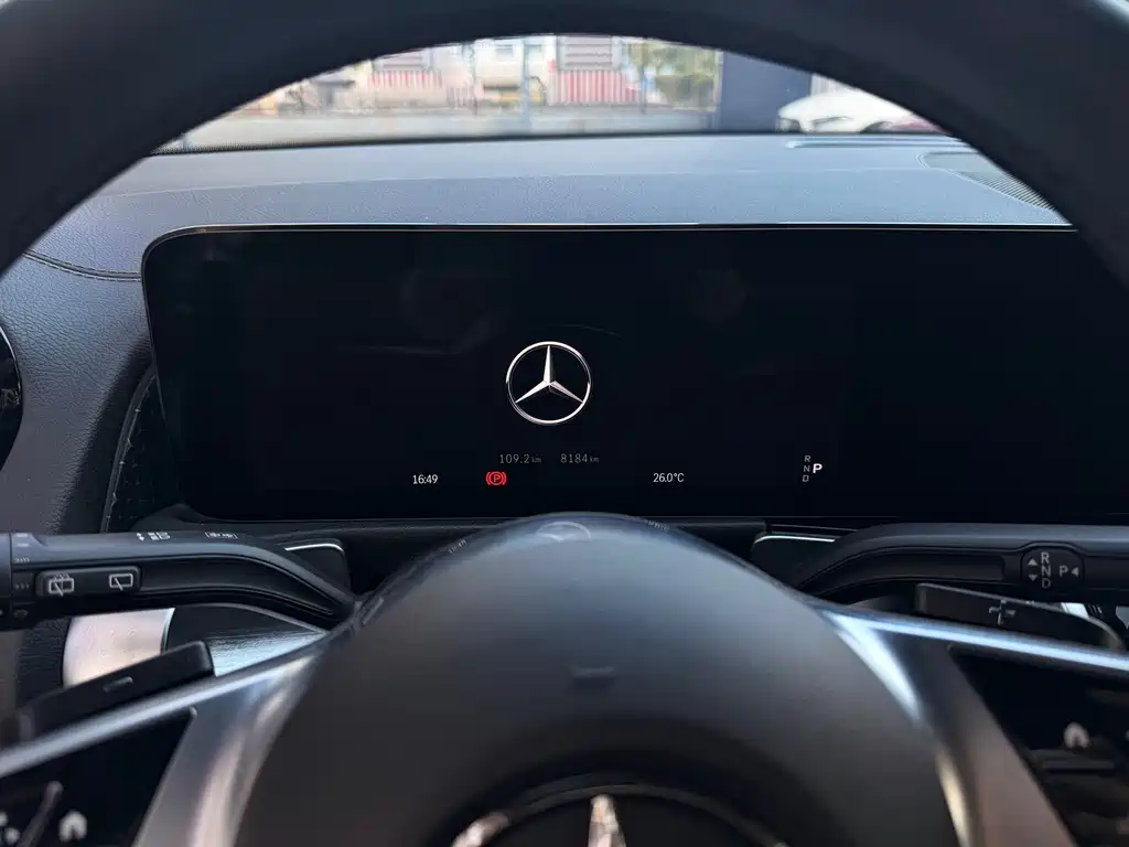 Mercedes-Benz GLB — миниатюра 26
