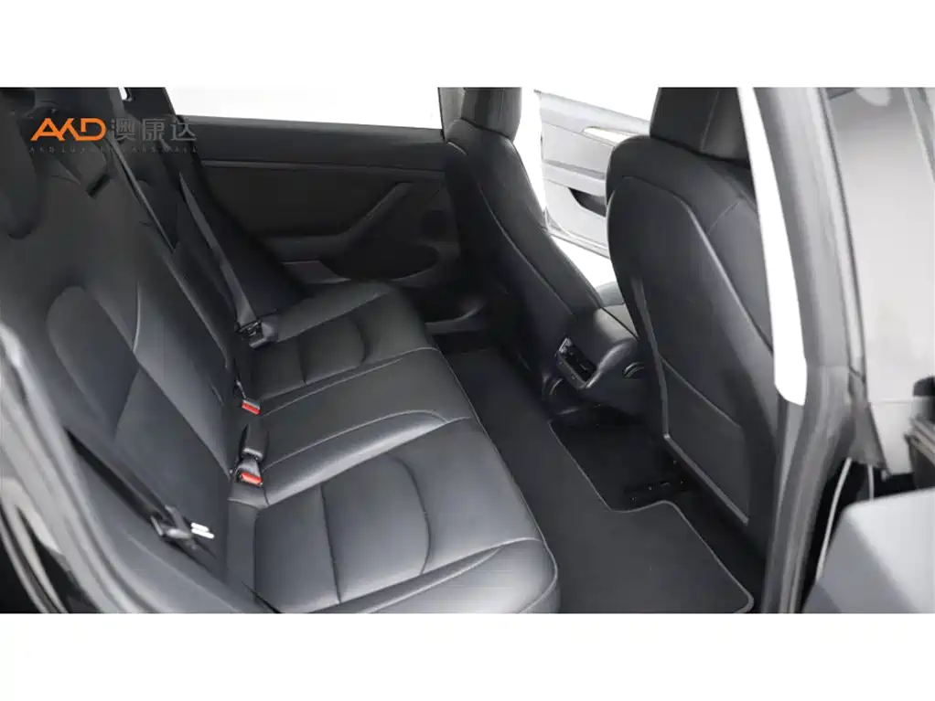 Tesla Model 3 — миниатюра 8