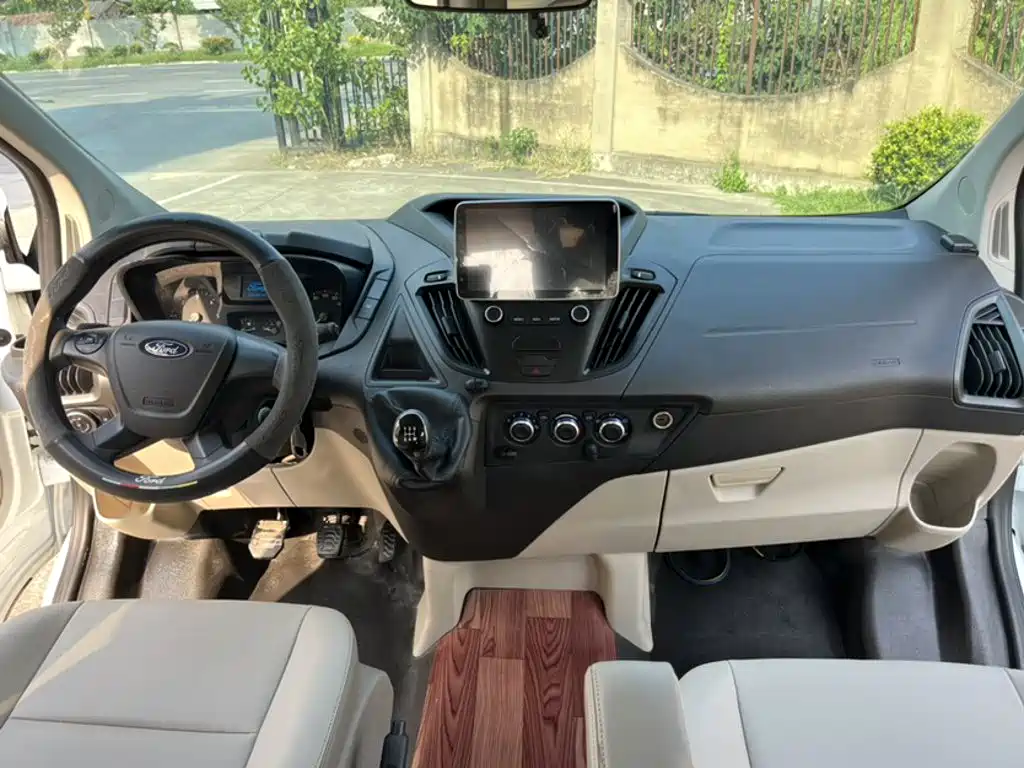 Ford Transit — миниатюра 12