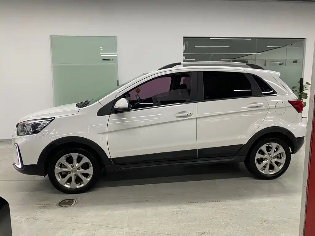 BAIC New Energy EC5 — миниатюра 4