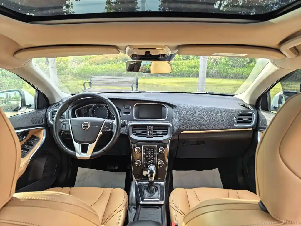 Volvo V40 — миниатюра 13