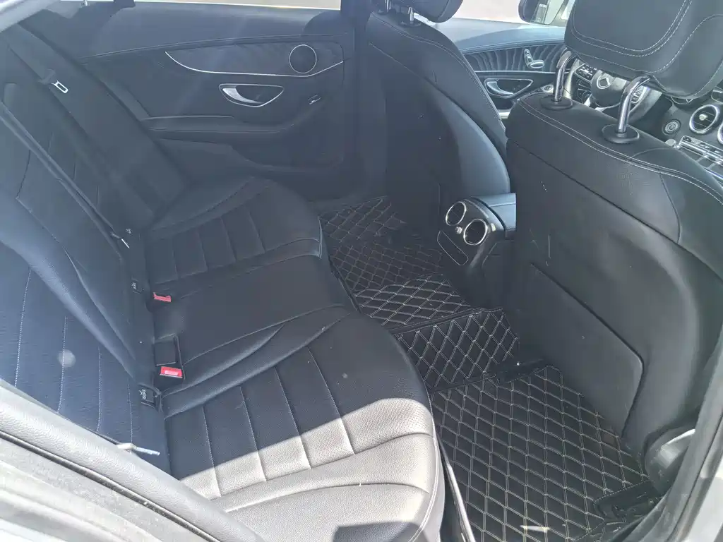 Mercedes-Benz C-Class — миниатюра 8