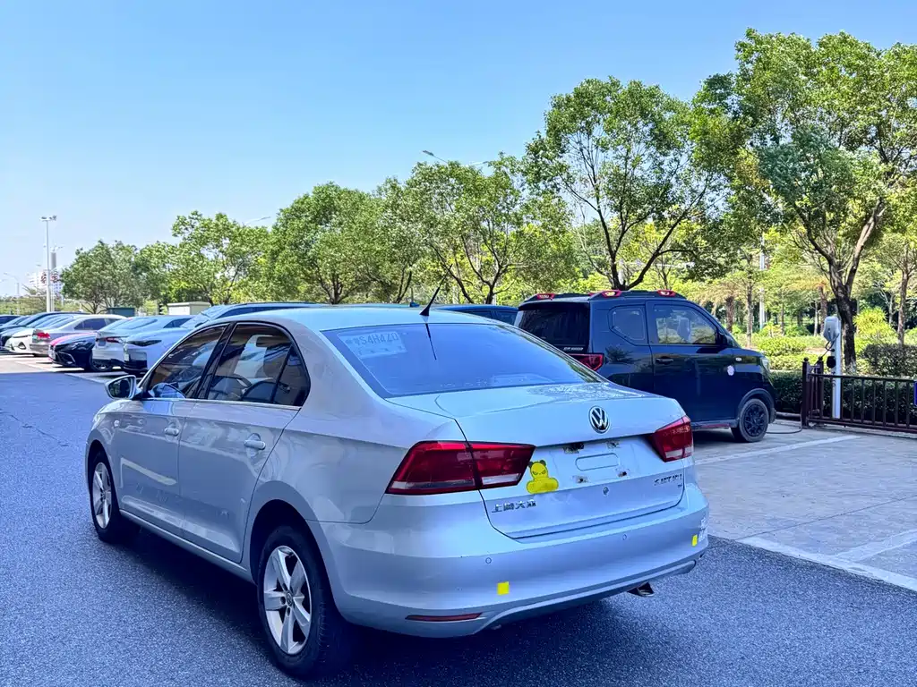 Volkswagen Santana — миниатюра 5