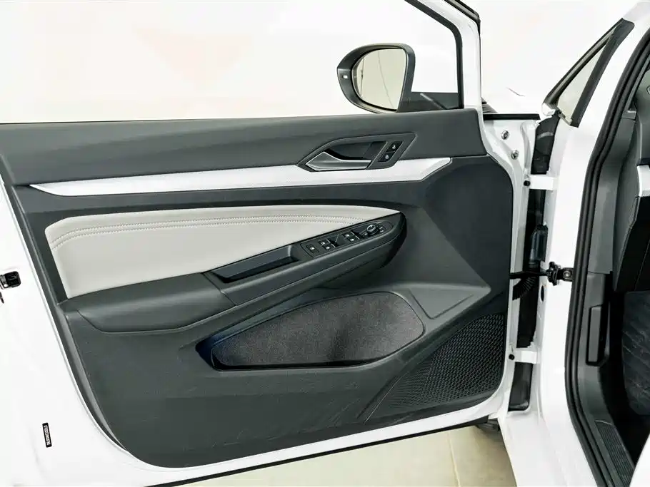 Volkswagen Golf — миниатюра 16