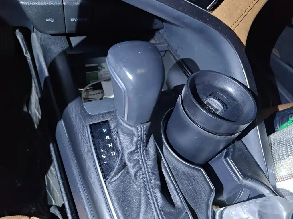Toyota Camry — миниатюра 7