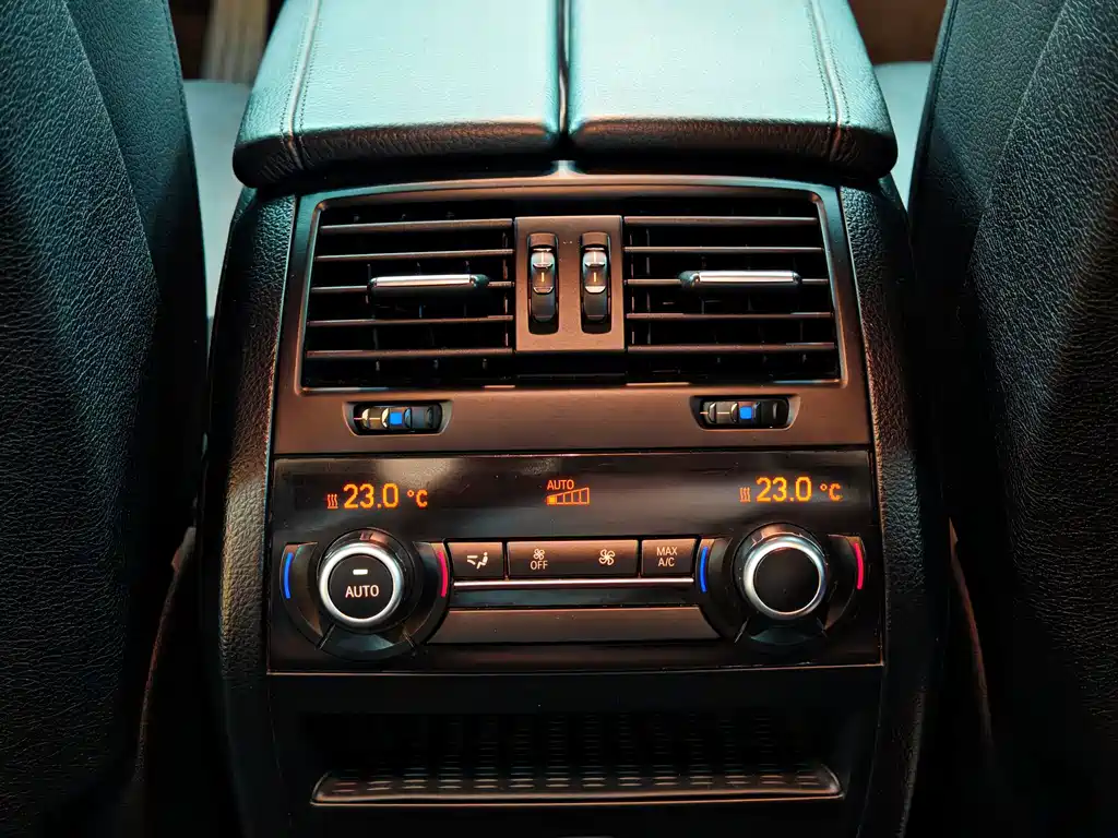 BMW 5 Series — миниатюра 16