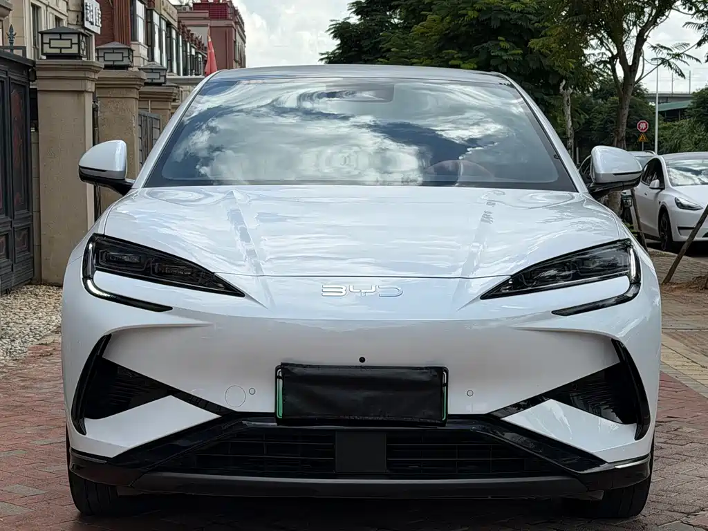 BYD Sealion 07 EV — миниатюра 2
