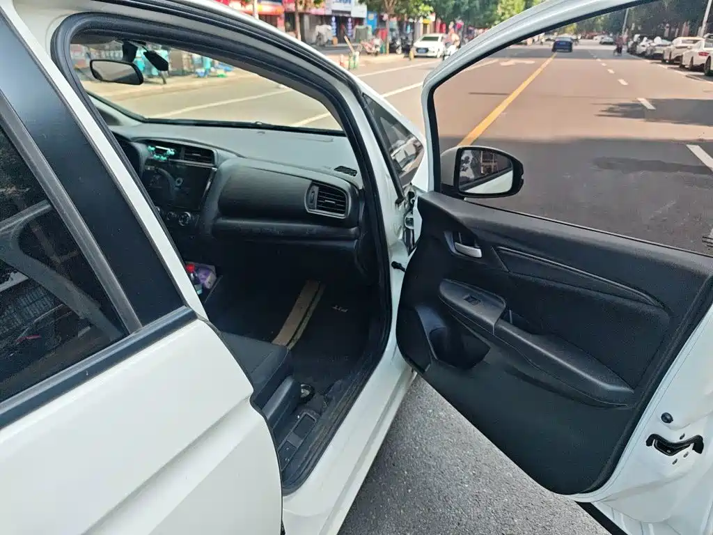 Honda Fit — миниатюра 17