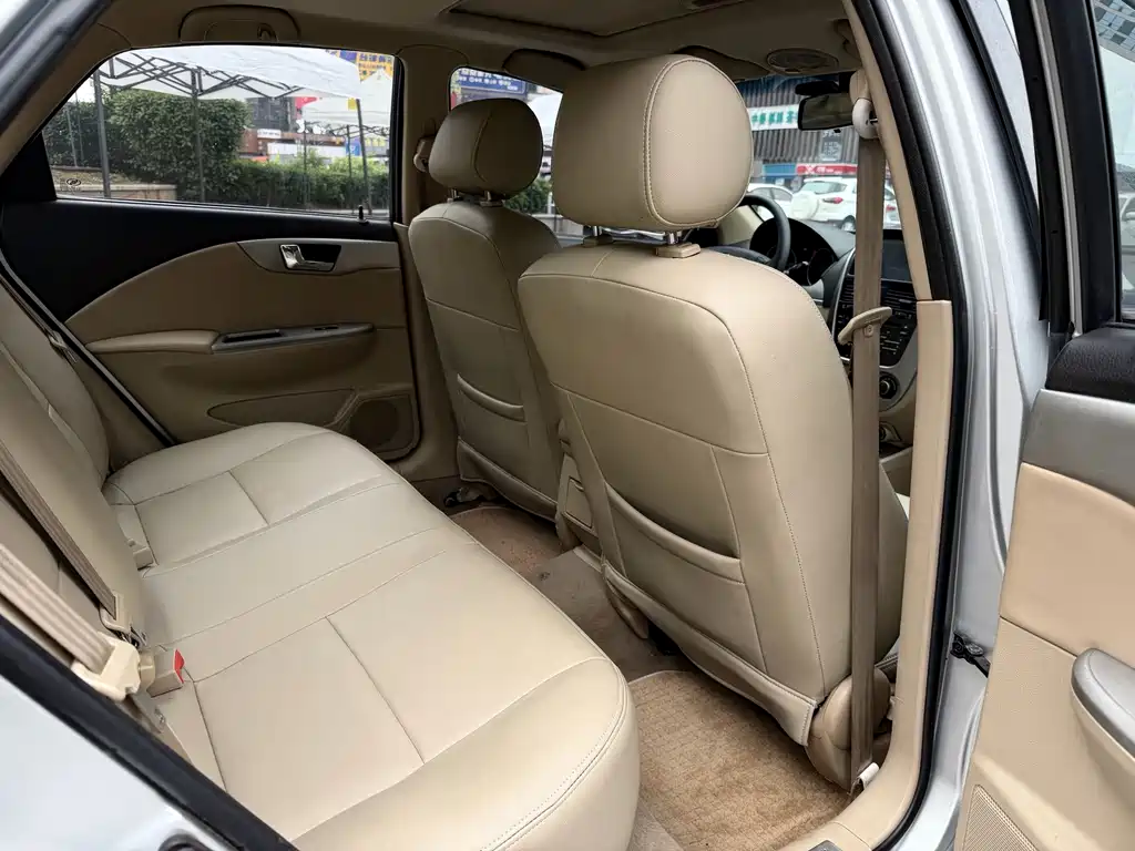 Buick Excelle — миниатюра 11