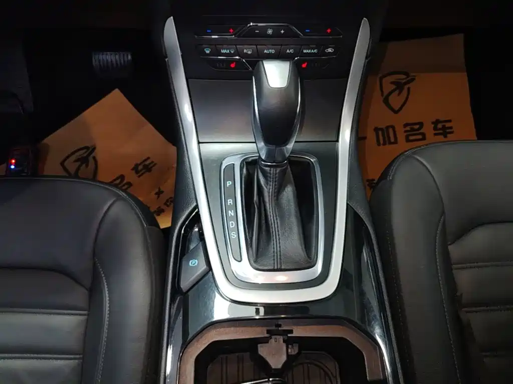 Ford Edge — миниатюра 14