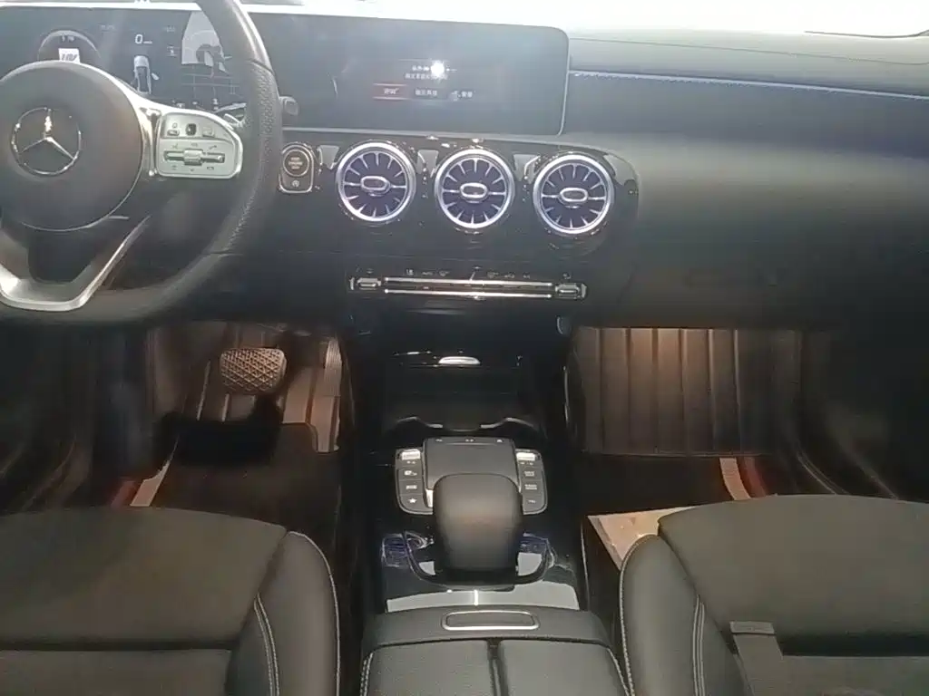 Mercedes-Benz A-Class — миниатюра 13