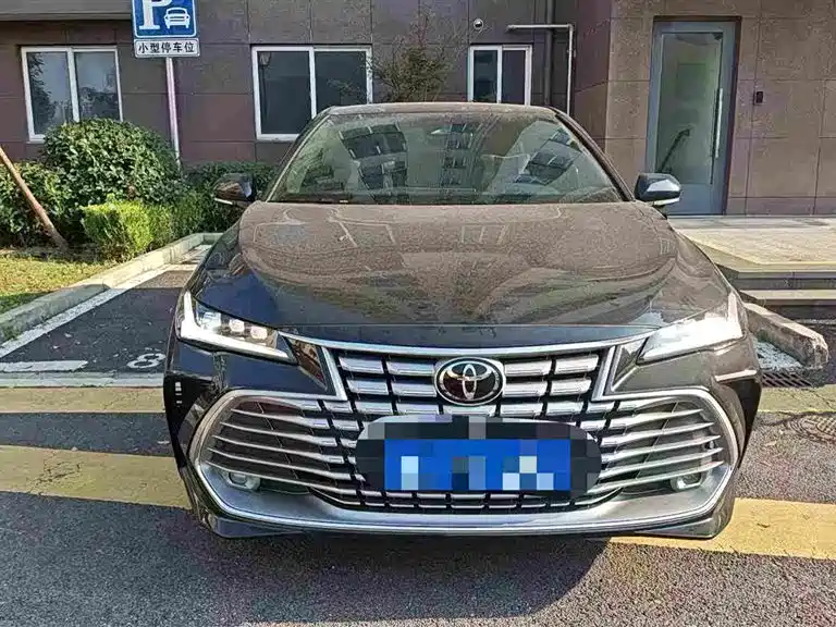 Toyota Avalon — миниатюра 2